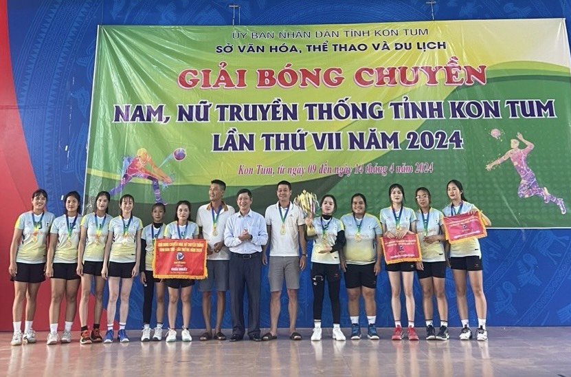 Đội Bóng chuyền nữ huyện Ngọc Hồi vô địch Giải Bóng chuyền nam, nữ truyền thống tỉnh Kon Tum lần thứ VII năm 2024