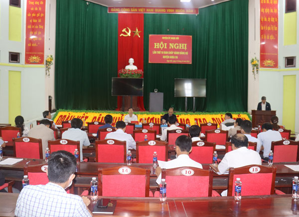 Hội nghị lần thứ 10 Ban Chấp hành Đảng bộ huyện khoá VII