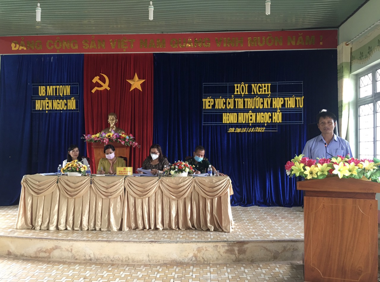 Tổ đại biểu HĐND huyện tiếp xúc cử tri trước Kỳ họp thứ 4 - khóa VII tại xã Đắk Dục
