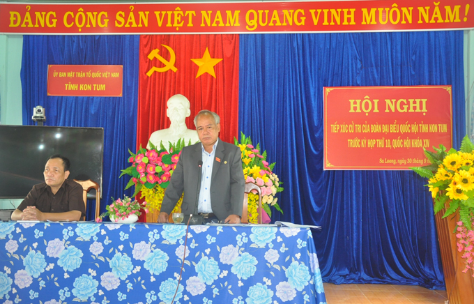 Đoàn đại biểu Quốc hội tỉnh tiếp xúc cử tri trước Kỳ họp thứ X, Quốc hội khoá XIV tại xã Sa Loong