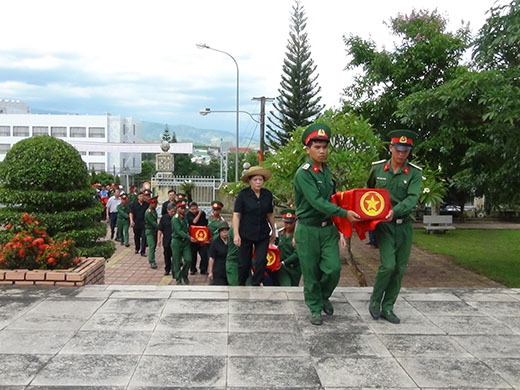 Tổ chức đón hài cốt liệt sỹ quân tình nguyện Việt Nam ở Lào và Campuchia