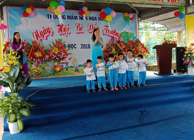 Trường mầm non Hoa Hồng tổ chức Ngày hội bé đến trường năm học 2018 – 2019