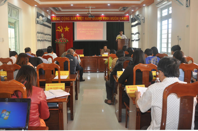 Kỳ họp bất thường Hội đồng nhân dân huyện khoá VI, nhiệm kỳ 2016-2021