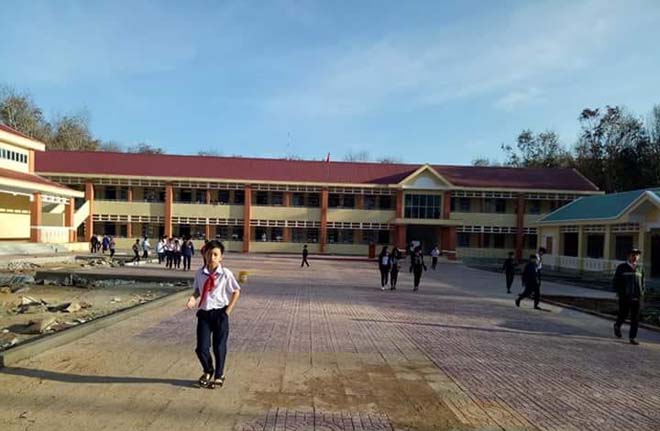 Đưa trường Trung học cơ sở Nguyễn Thị Minh Khai đi vào hoạt động ổn định