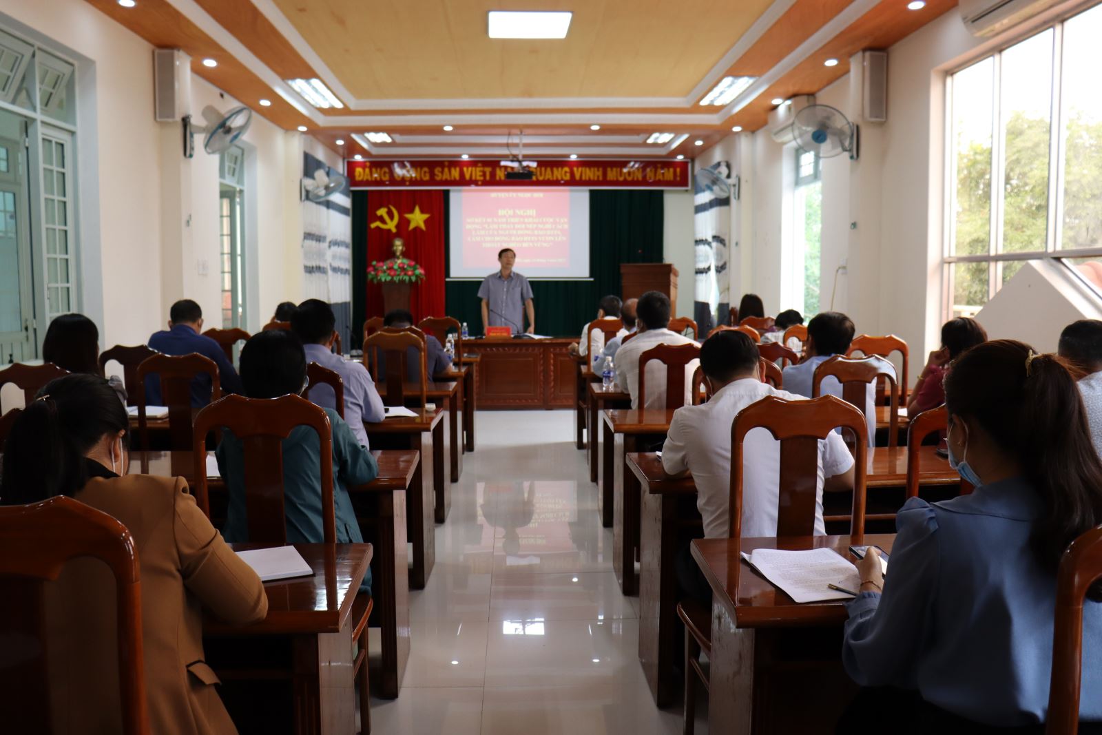 Sơ kết 1 năm triển khai Cuộc vận động làm thay đổi nếp nghĩ, cách làm