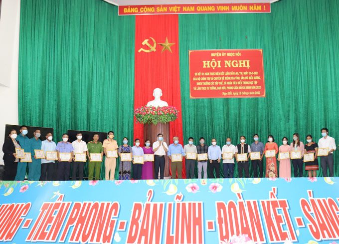 Hội nghị sơ kết 01 năm thực hiện Kết luận 01-KL/TW, ngày 18-5-2021 của Bộ Chính trị và Chuyên đề riêng của tỉnh