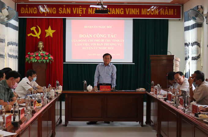 Đồng chí Phó Bí thư Tỉnh ủy Nguyễn Văn Hòa làm việc với Ban Thường vụ Huyện ủy Ngọc Hồi