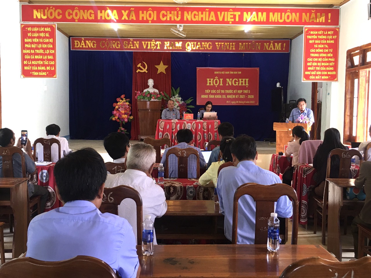 Hội nghị tiếp xúc cử tri trước Kỳ họp thứ 5 HĐND tỉnh khoá XII, nhiệm kỳ 2021-2026