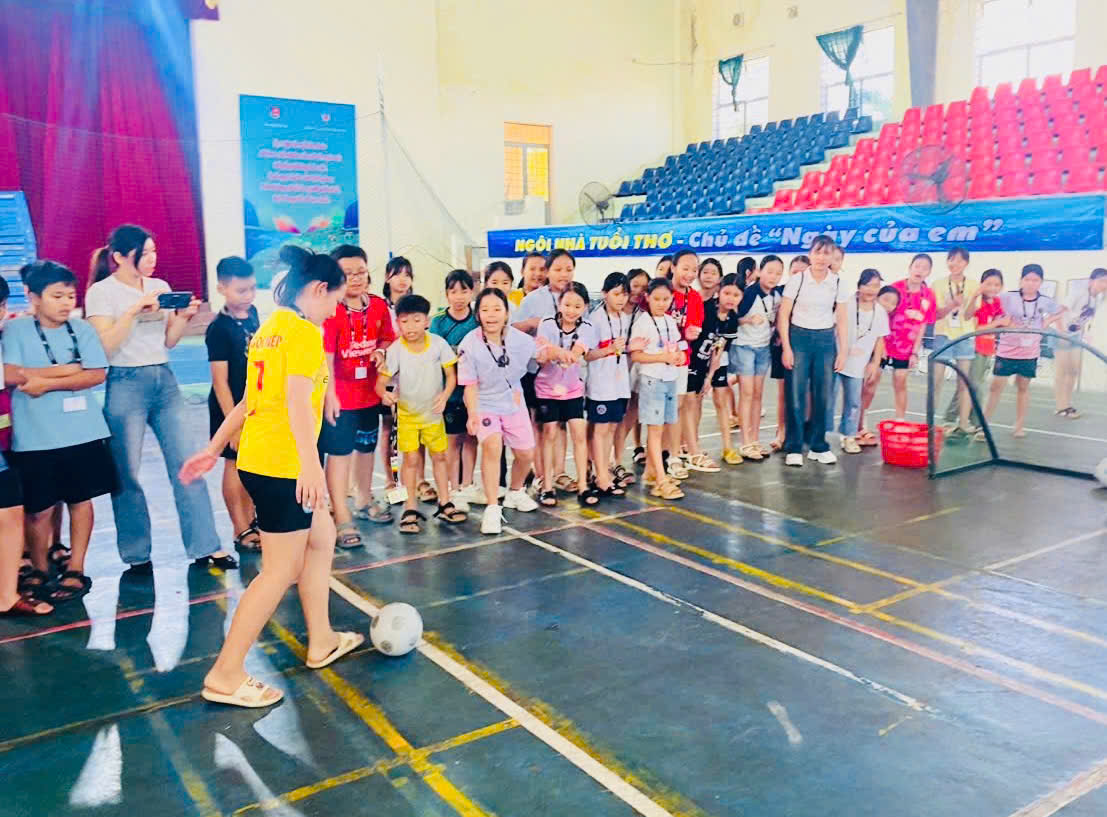 Ủy ban nhân dân huyện chỉ đạo triển khai công tác tuyển sinh, quản lý hoạt động dạy thêm, học thêm