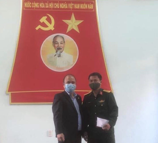 Đồng chí Bí thư Huyện ủy thăm, chúc mừng cán bộ, chiến sỹ Ban Chỉ huy Quân sự huyện nhân kỷ niệm Ngày thành lập Quân đội nhân dân Việt Nam